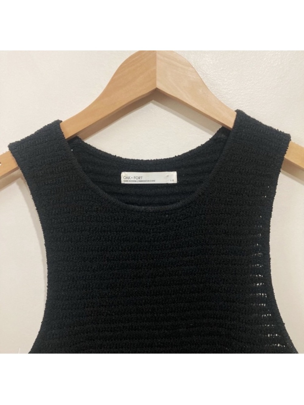 Oak + Fort Black Ribbed Knit Semi-Cropped Tank Top Size Large - Picture 5 of 10